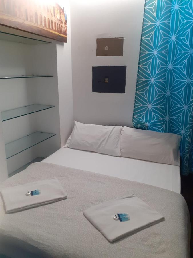 Happy Hostal Roma